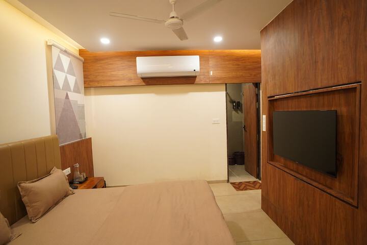 Room 14 of 32