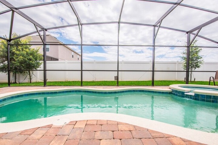 Terrace/Patio 4 of 31