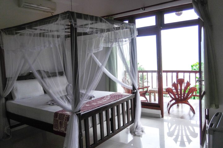 Room 4 of 119