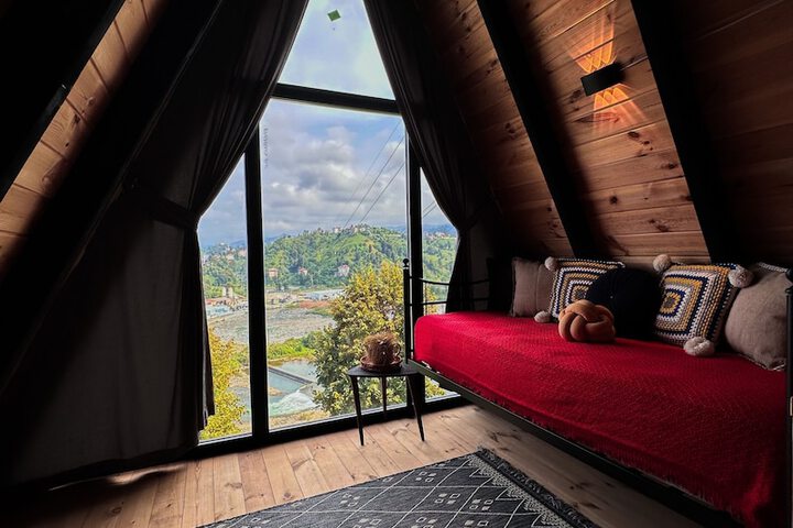 Room 5 of 20