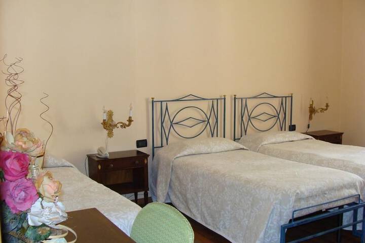 Room 14 of 25