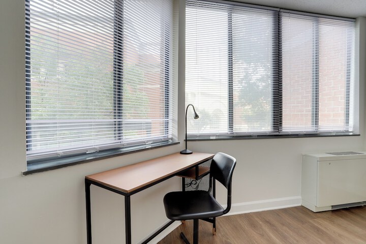 Room 15 of 198