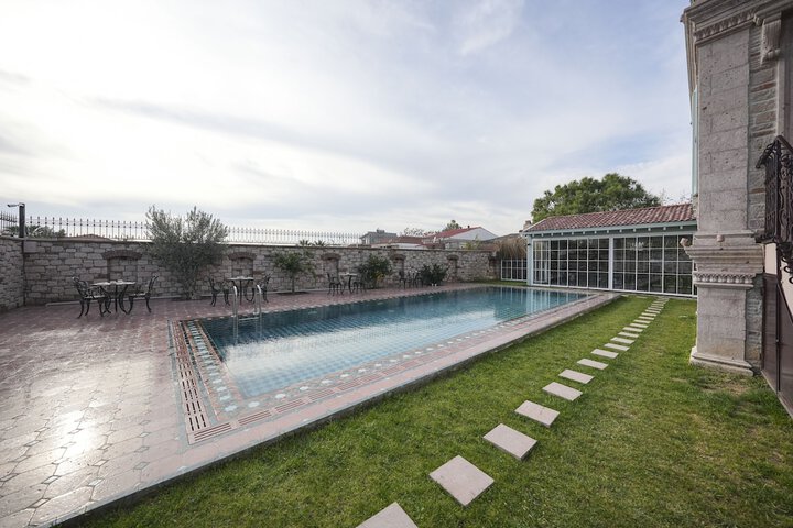 Pool 92 of 171