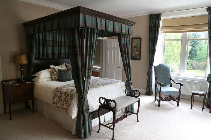 Room 6 of 22