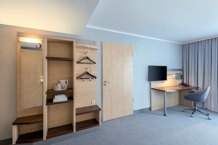 Room 9 of 39