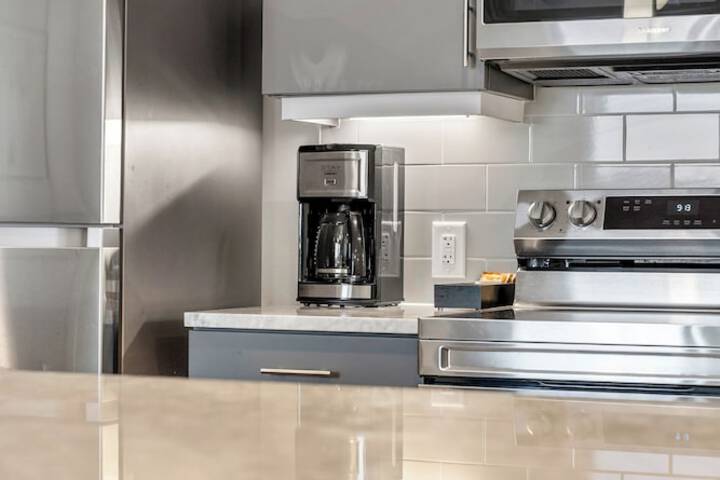 Breakfast/Coffee Service 108 of 165