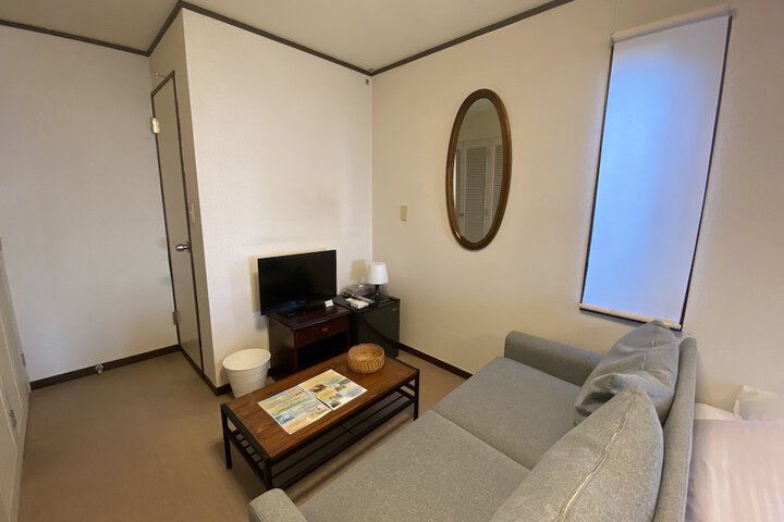 Room 11 of 23
