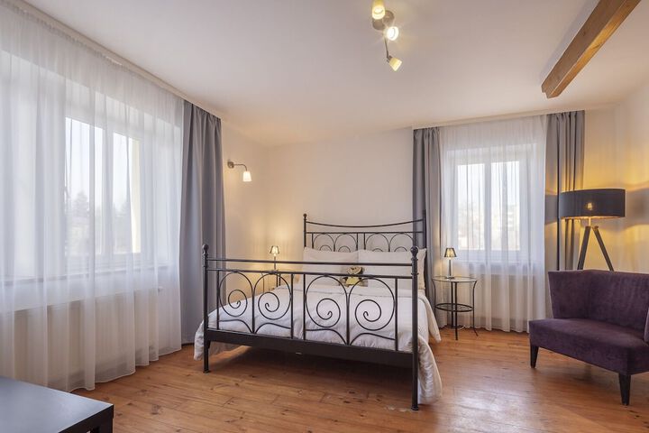 Room 44 of 75