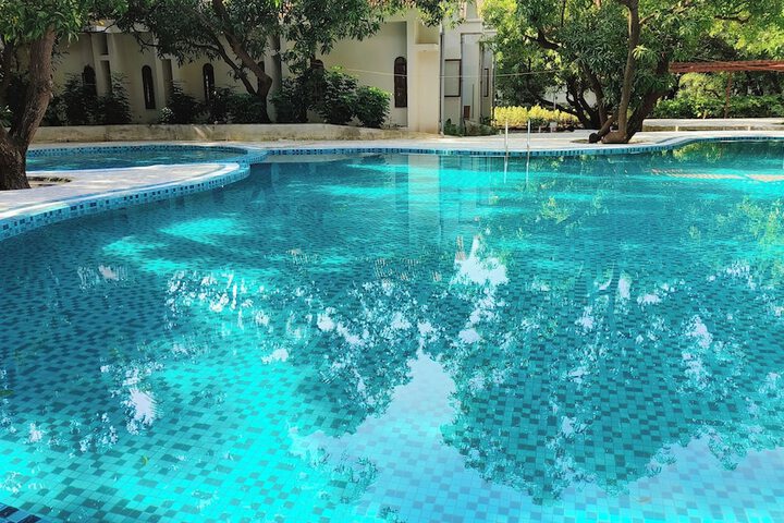 Pool 60 of 160