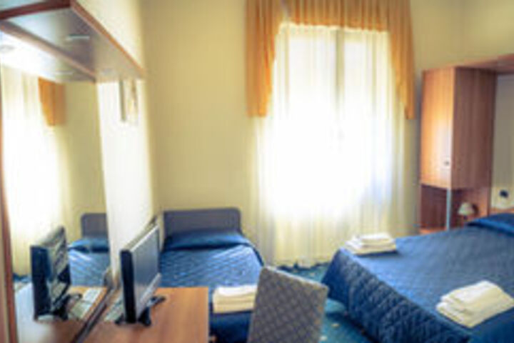 Room 11 of 18