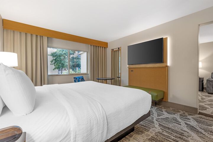 Room 42 of 95