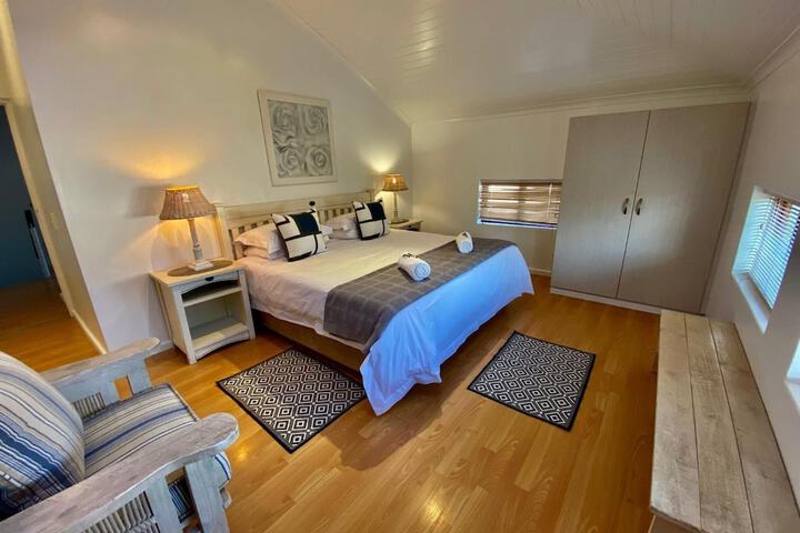 Room 6 of 53