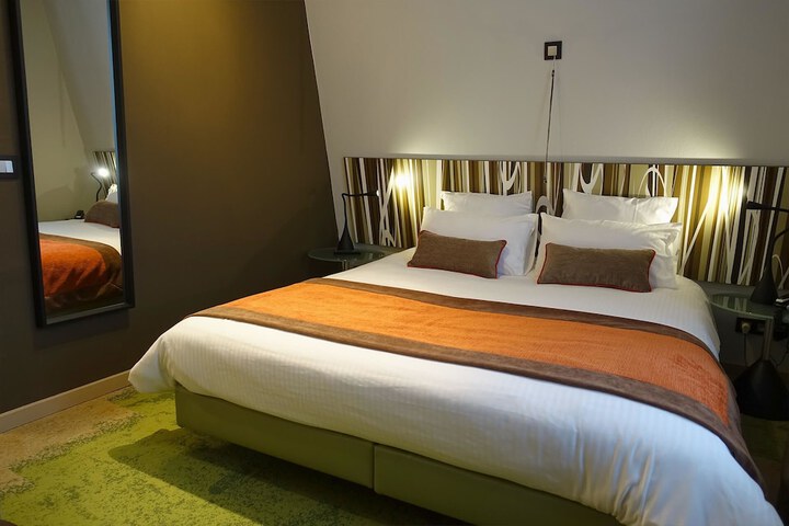 Room 8 of 41