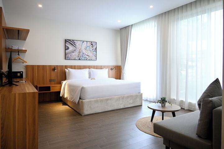 Room 27 of 251