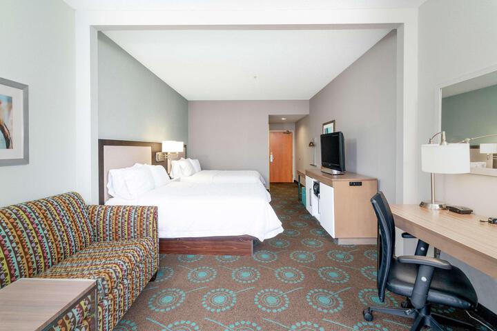 2 Queen Beds with Balcony (5 of 13)