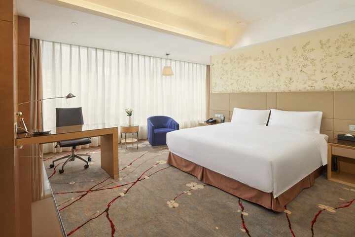 Room 17 of 49