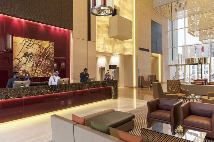 Entrance & Lobby
