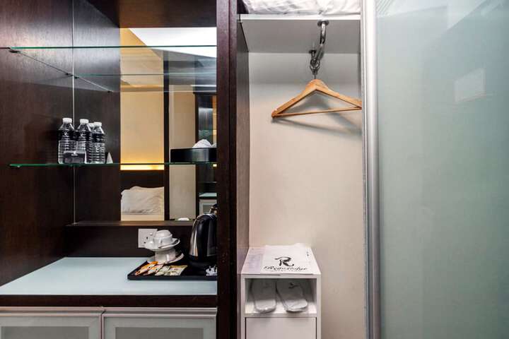 Room 41 of 66