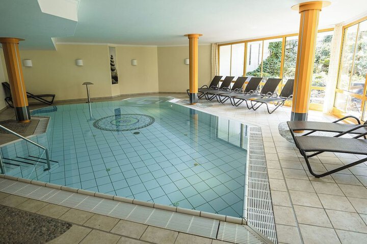 Pool 21 of 43