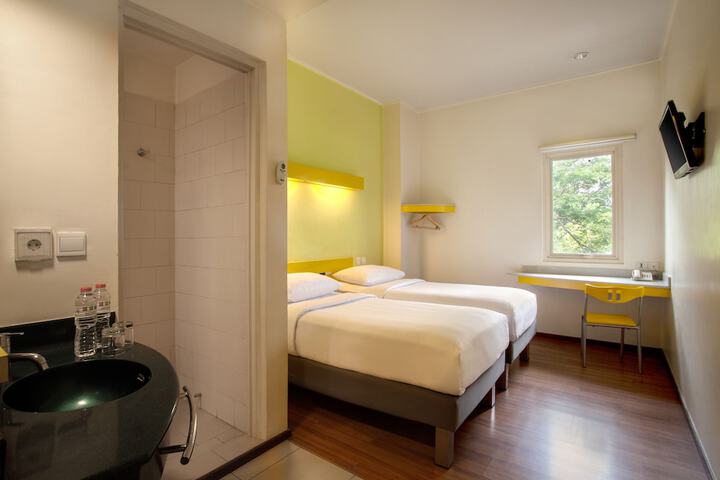 Room 2 of 19
