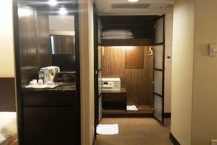 Room 56 of 82