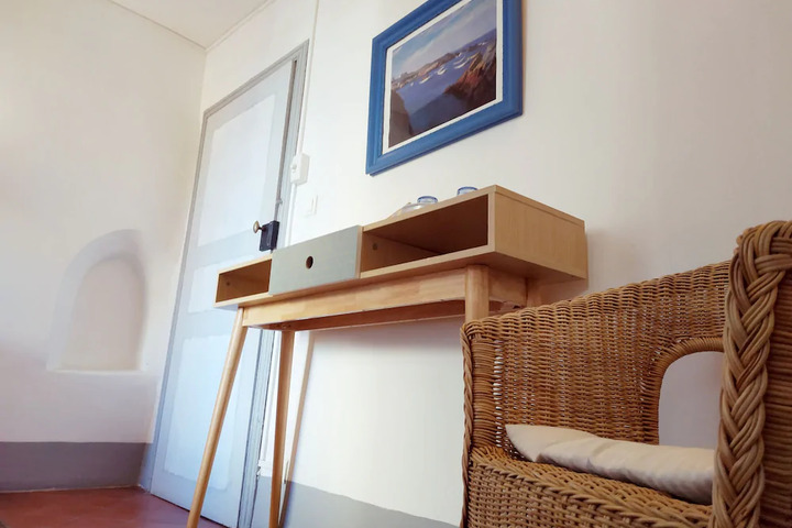 Room 4 of 10