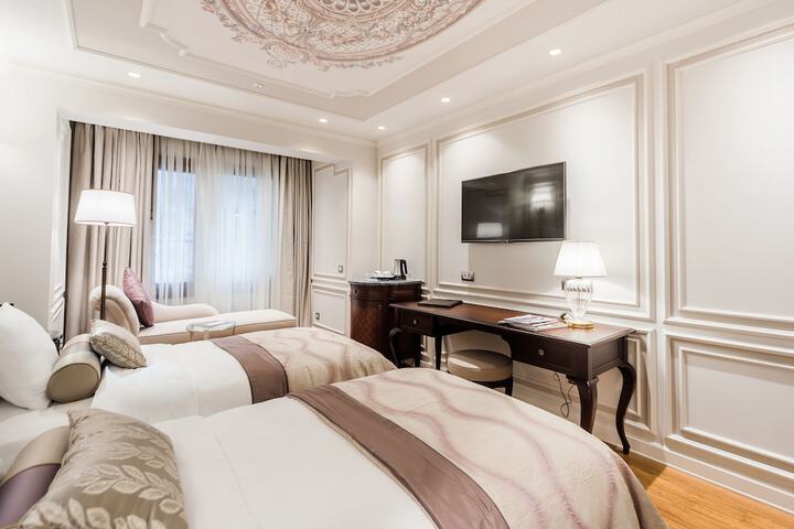 Room 40 of 95
