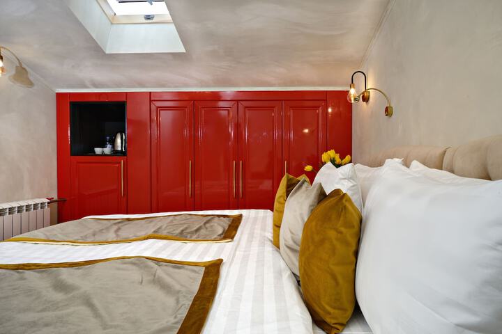 Room 49 of 83