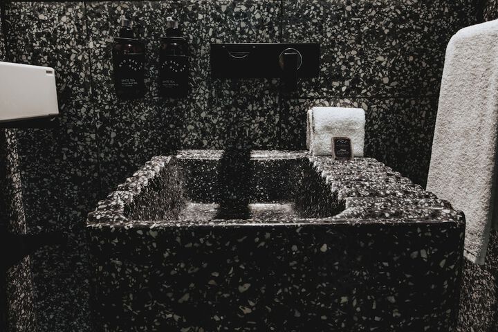 Room 30 of 48