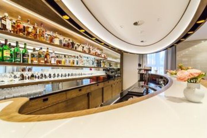 Lounge 42 of 67