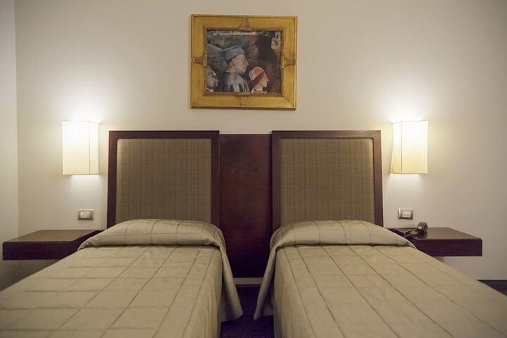 Room 7 of 45