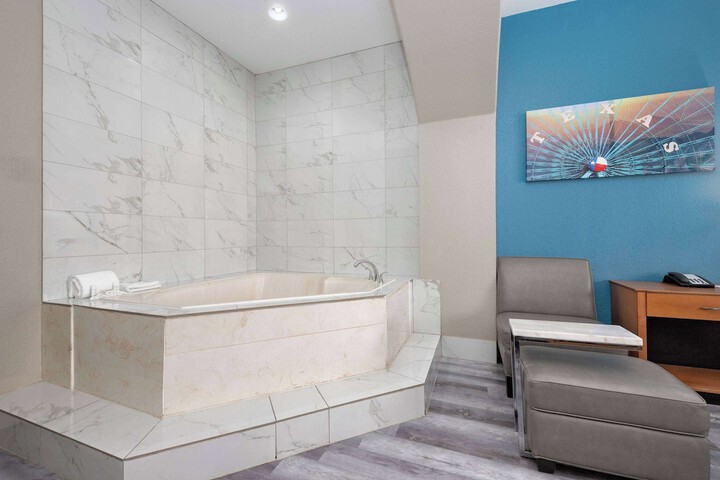 Jetted tub