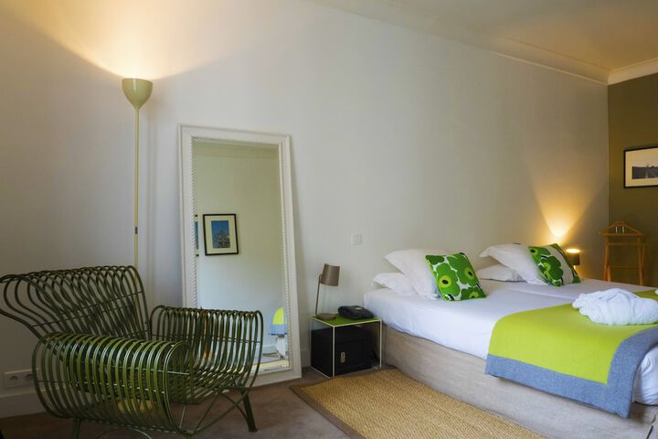 Room 6 of 80
