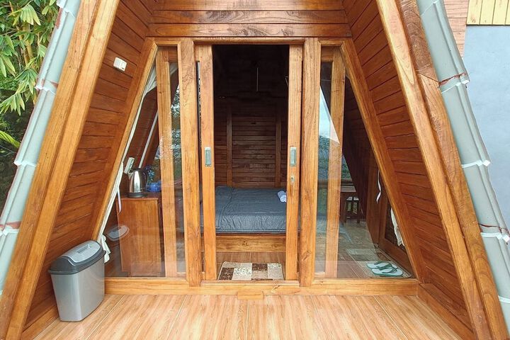 Room 18 of 32