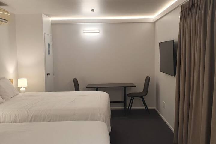 Room 12 of 22