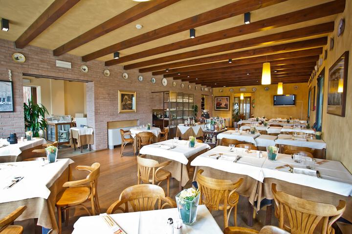 Food court
