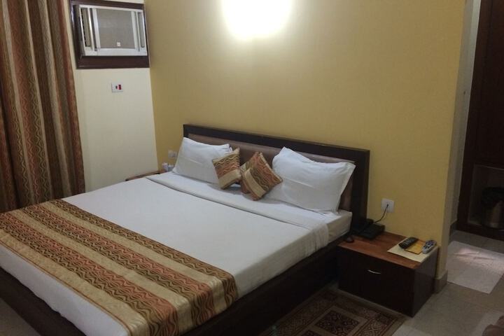 Room 5 of 30
