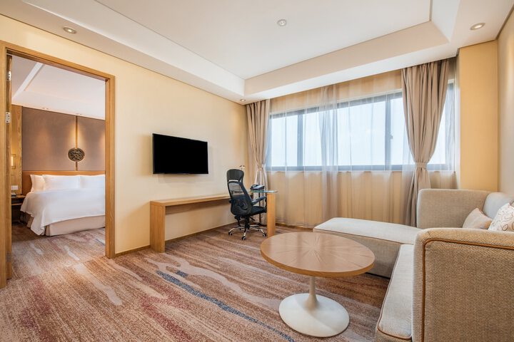 Room 27 of 127