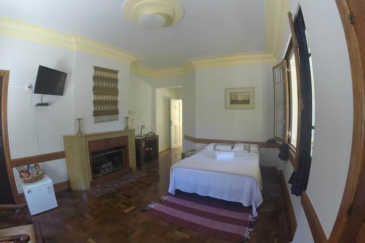 Room 6 of 42