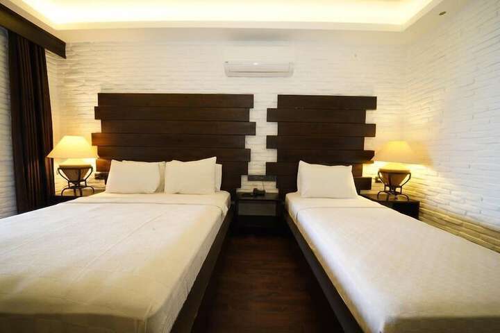 Room 44 of 169
