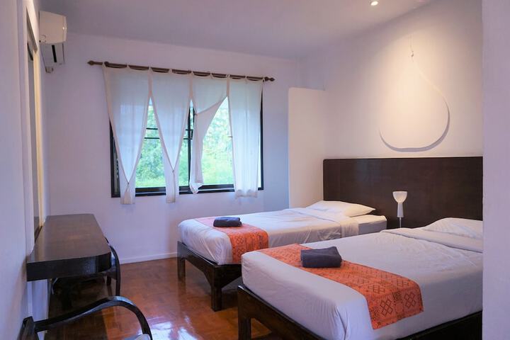 Room 22 of 115