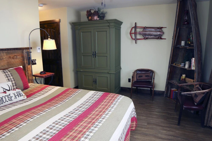 Room 2 of 11
