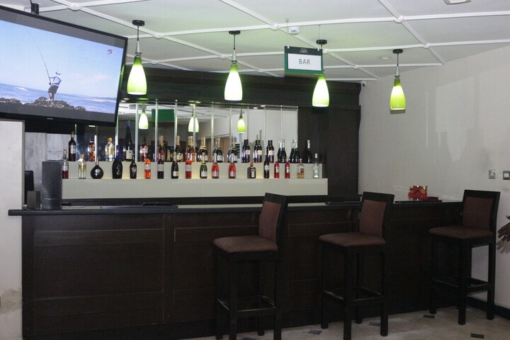 Lounge 26 of 30