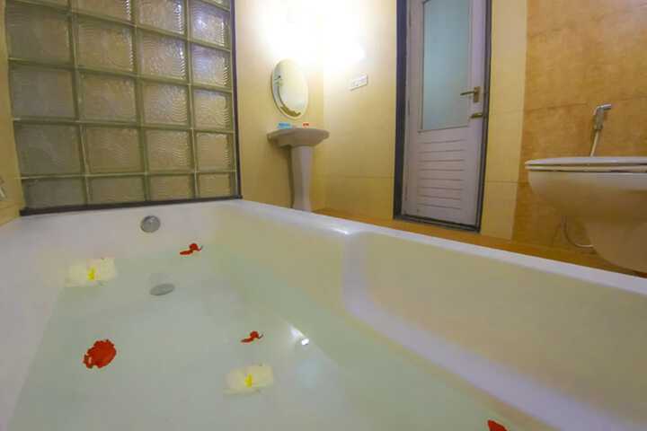 Room 18 of 34