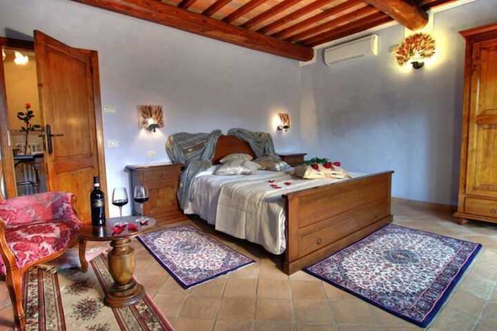 Room 2 of 73