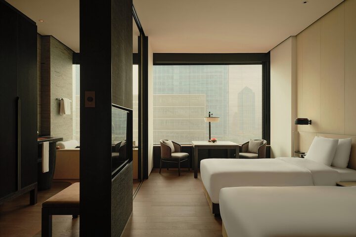 Room 42 of 141