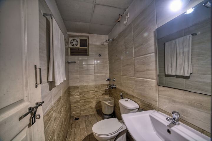Room 12 of 15