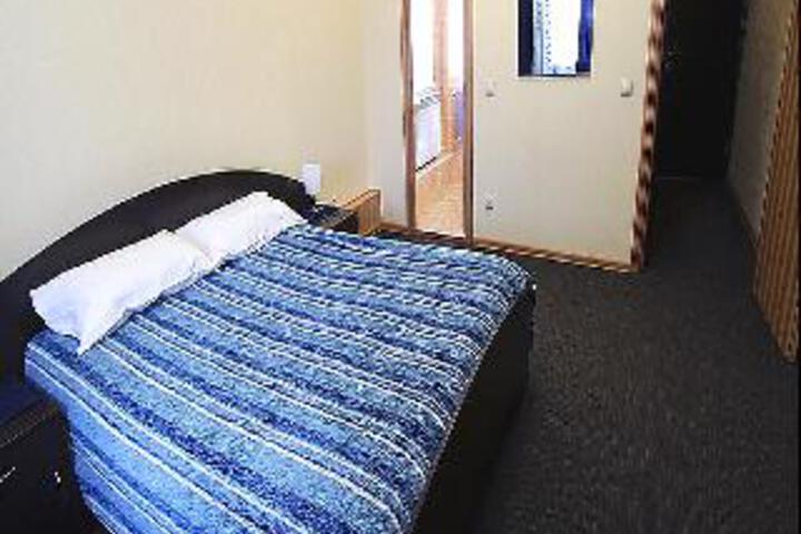 Room 7 of 10