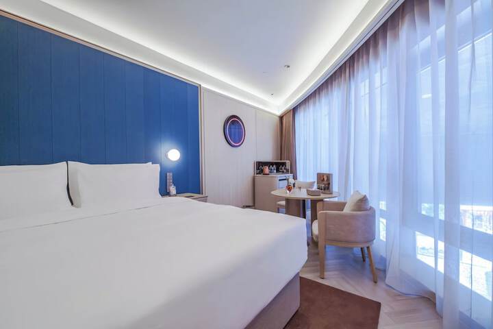 Room 7 of 24