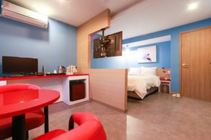 Room 25 of 44